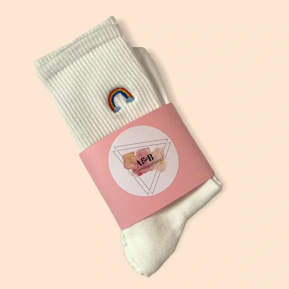 Novelty Crew Socks White Ribbed With Embroidered Rainbow On Ankle - Picture 2 of 3